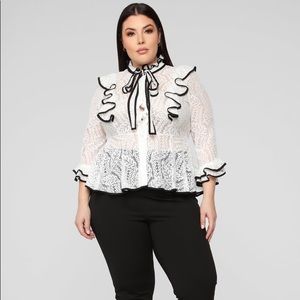 Always late top black and white